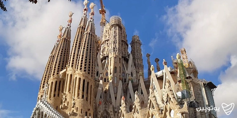 ۶: کلیسای ساگرادا فامیلیا (Sagrada Familia) – بارسلون